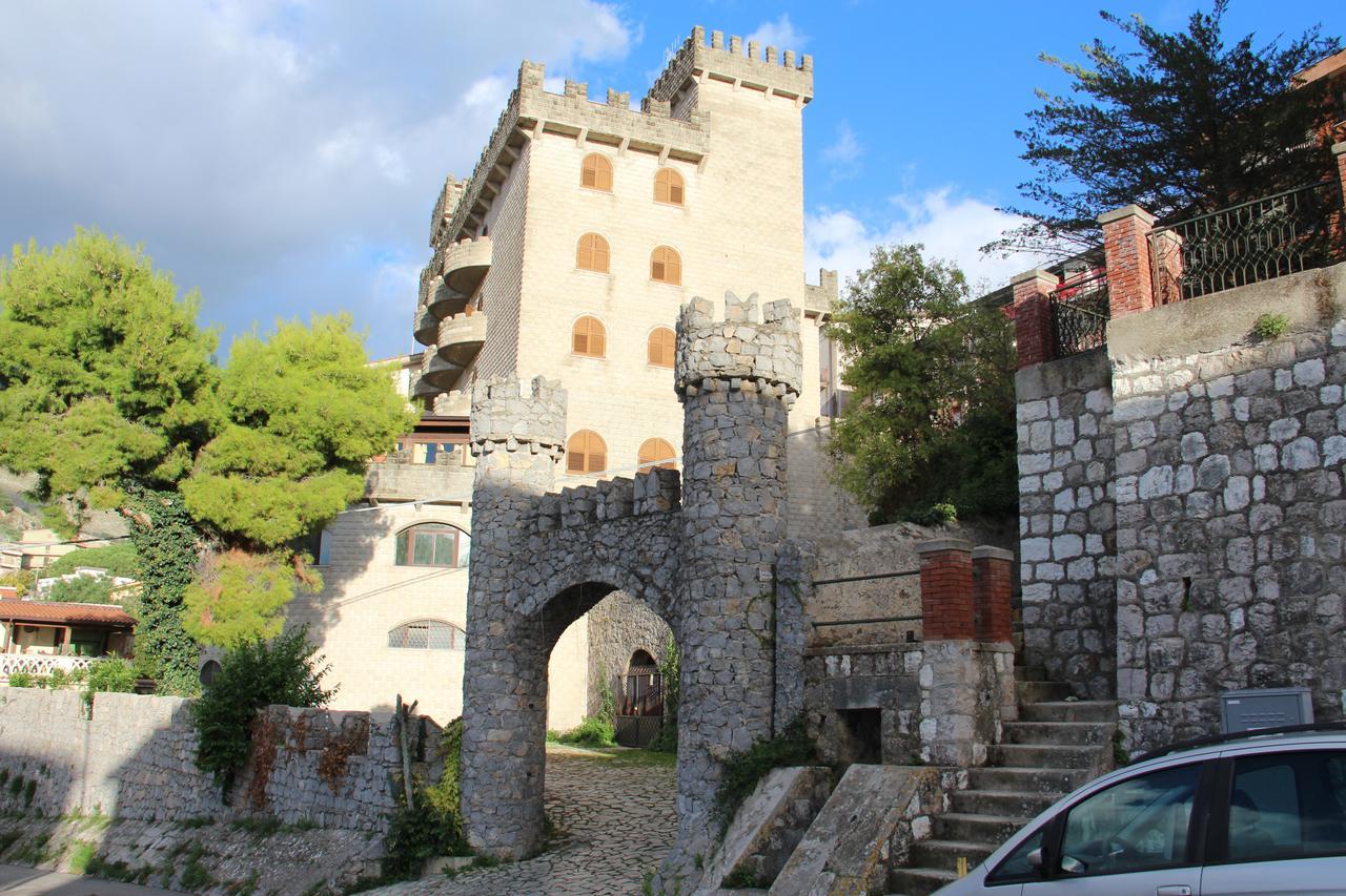 Montelepre Hotel Castello Di Giuliano מראה חיצוני תמונה